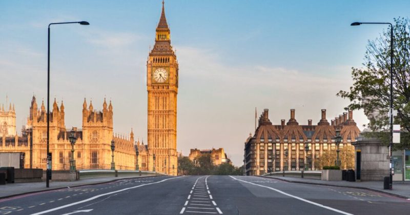Общество: Новые правила въезда в Великобританию: отменена "система светофора"