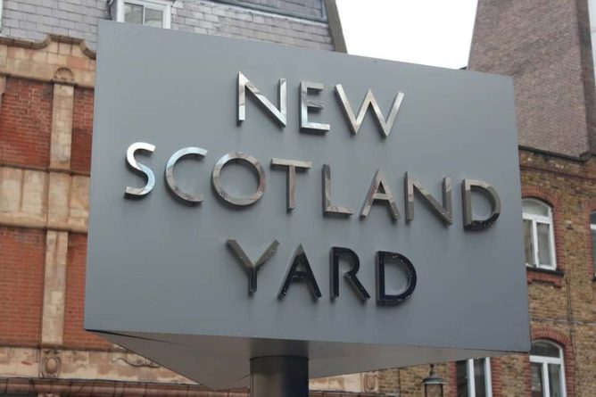Общество: Полиция Британии считает терактом убийство депутата парламента и мира