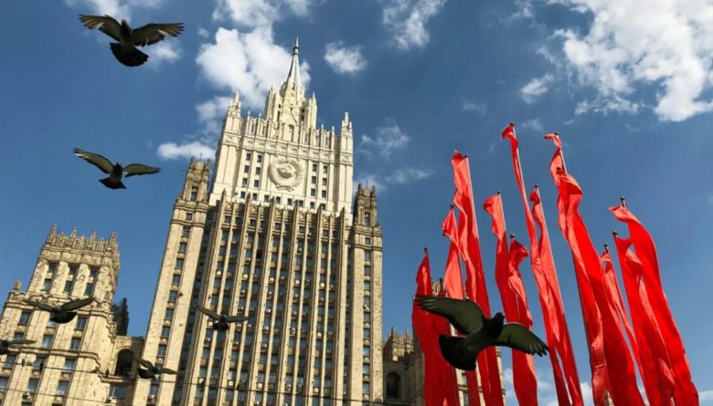 Общество: В МИД РФ ответили на сообщение о переговорах Украины и Британии об оружии