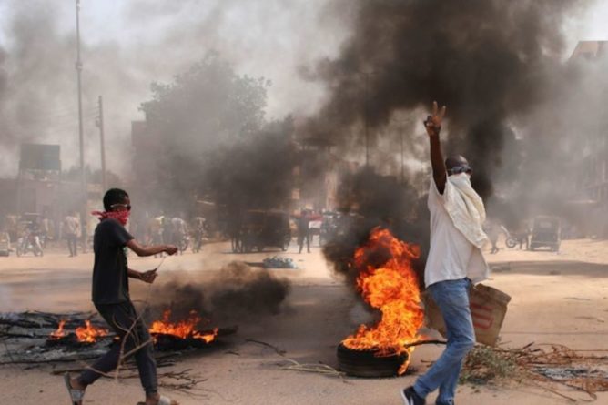 Общество: США, Британия и Норвегия призвали военных Судана отпустить задержанных политиков