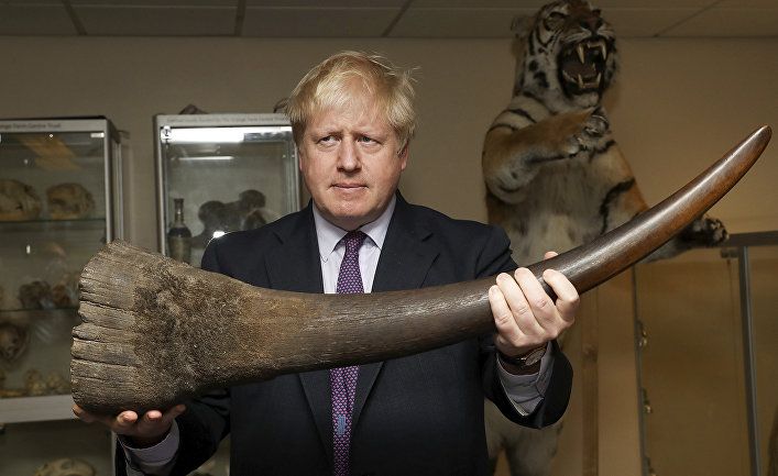 Борис Джонсон пошутил, что некоторых людей можно скормить животным, чтобы помочь планете (Daily Mail, Великобритания)