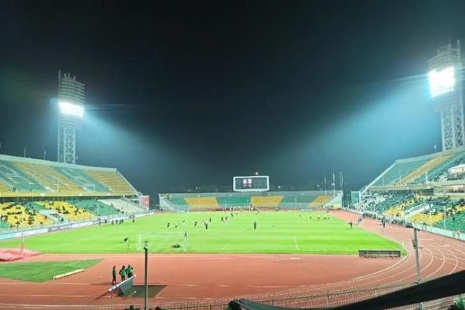 Общество: ФК Краснодар проиграл Кубани во время южного дерби