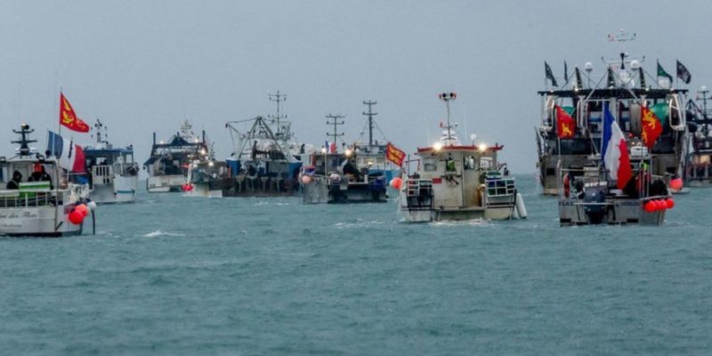 Общество: Франция и Британия поссорились из-за рыболовства: задержан траулер