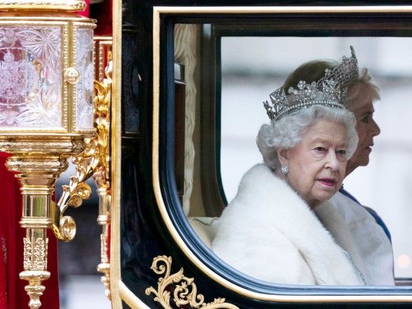 Общество: "Вся страна желает ей всего хорошего": британский премьер Джонсон рассказал о самочувствии Елизаветы II