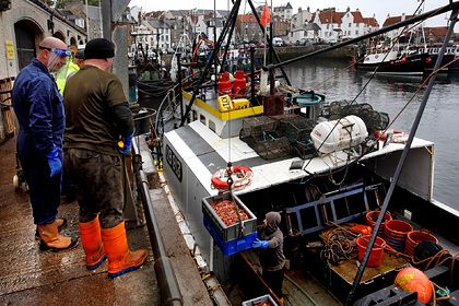 Общество: Лондон дал Парижу 48 часов на отказ от угроз британской рыбной промышленности