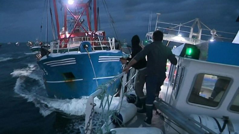 Общество: Великобритания поставила Франции ультиматум: у Парижа есть 48 часов на отказ от квот на рыболовство