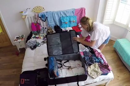 Общество: Британка раскрыла способ правильно собрать один чемодан на всю семью