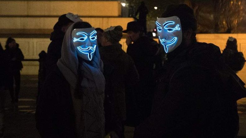 Общество: Движение Anonymous провело ежегодную акцию протеста в Лондоне