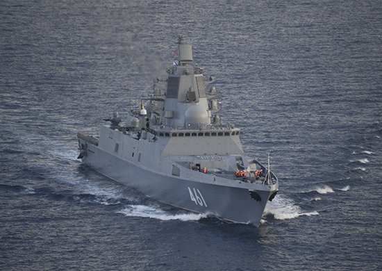 Общество: Hisutton: Корабль ВМФ РФ наблюдает за авианосной группой из Великобритании вблизи Омана