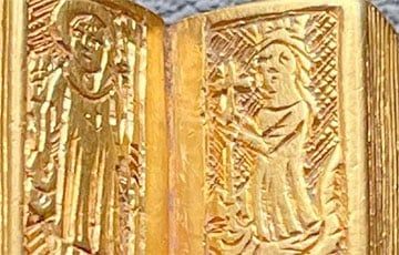 Общество: В Британии обнаружили золотую Библию, имеющую отношение к королю Ричарду III