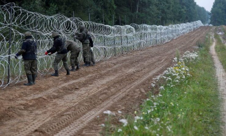 Общество: Британия направит к польской границе группу военных инженеров