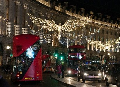 Общество: На улицах Лондона зажгли одновременно более миллиона рождественских огней