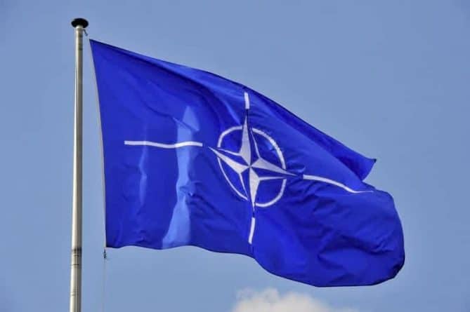 Общество: В Великобритании призвали НАТО готовиться к войне с Россией и мира