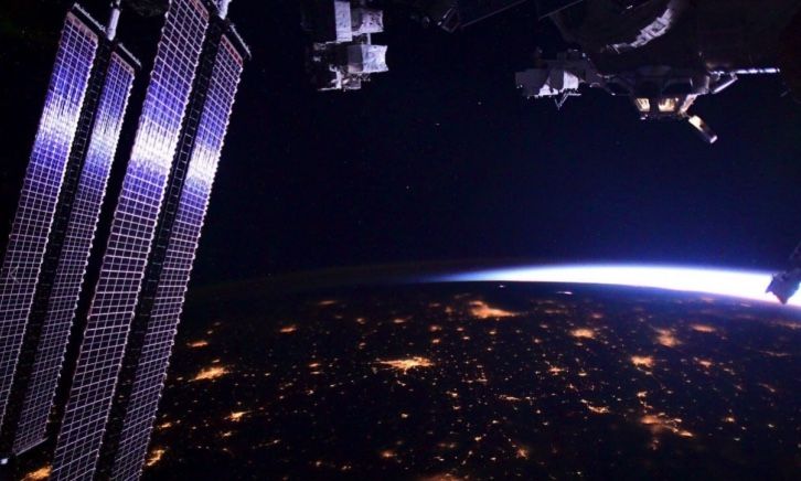 Общество: В Минобороны Великобритании заявили о наплевательском отношении России к космической безопасности