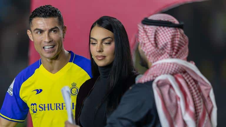Спорт: Криштиану Роналду уехал в Саудовскую Аравию просто потому, что это был единственный вариант продолжения его карьеры
